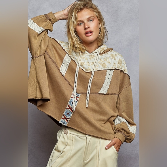 POL Tops - 1-0225 *Boutique* Pol Oversized Soft Ribbon Floral Patch Hoodie